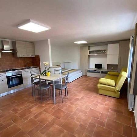 Apartmán Alloggio A Via Impero Lenola Exteriér fotografie