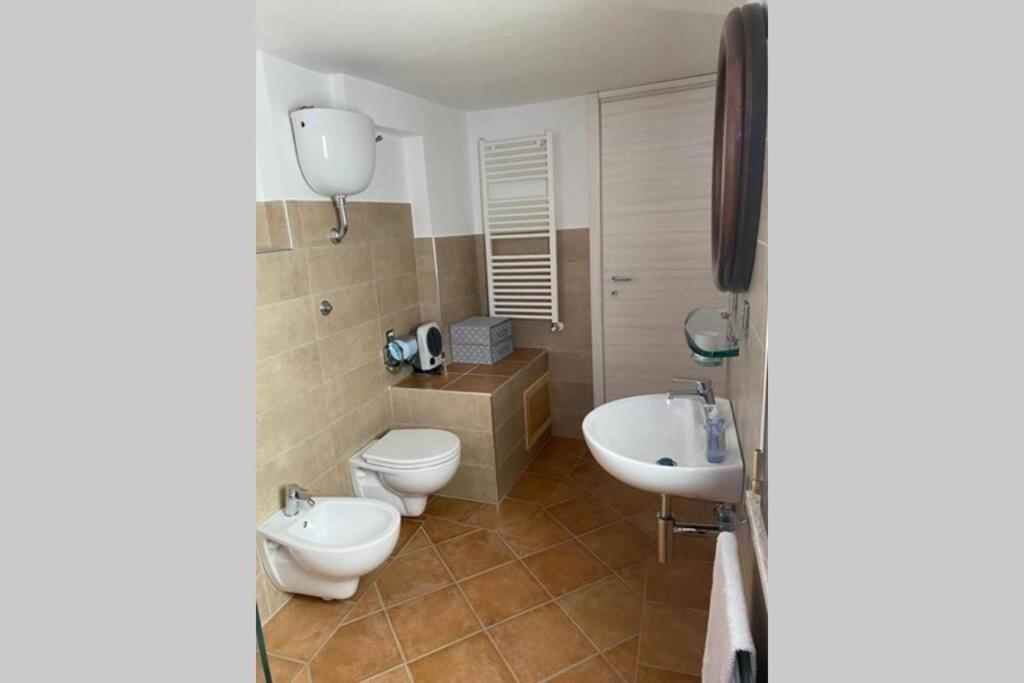 Apartmán Alloggio A Via Impero Lenola Exteriér fotografie