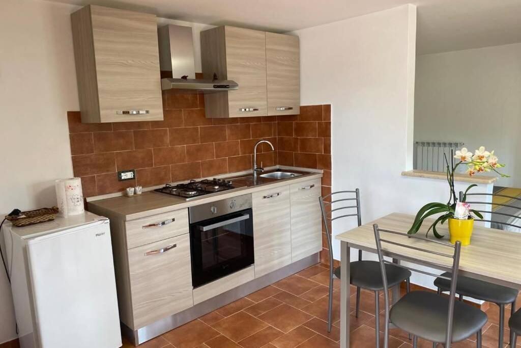 Apartmán Alloggio A Via Impero Lenola Exteriér fotografie